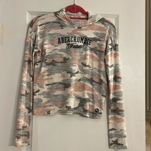 Abercrombie girls long sleeve camo shirt hoodie pink/gray/cream brand new 11/12